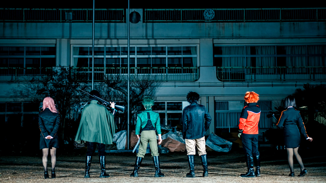 里山の廃校でコスプレ撮影中♡